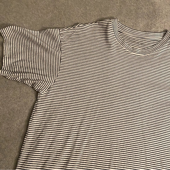 AE black & white striped oversized tee - Picture 2 of 8